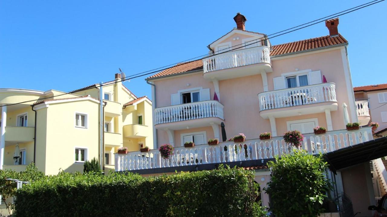 Apartments Ravlic Малинска Екстериор снимка