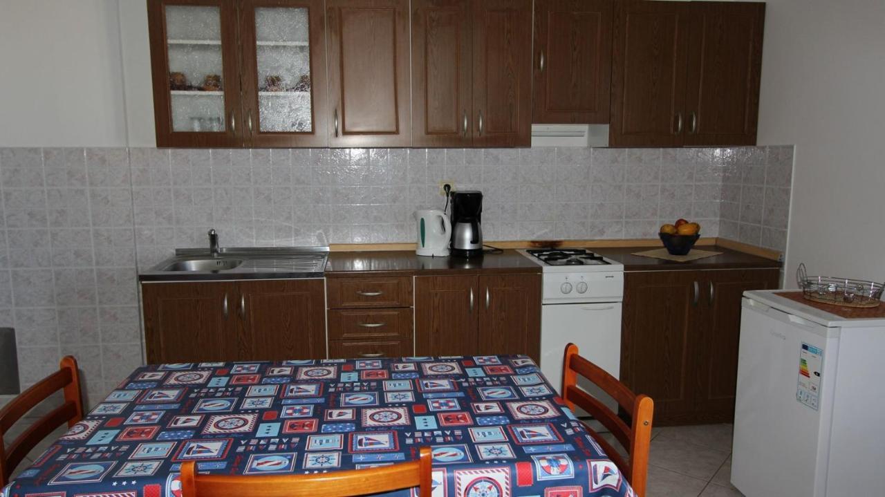 Apartments Ravlic Малинска Екстериор снимка