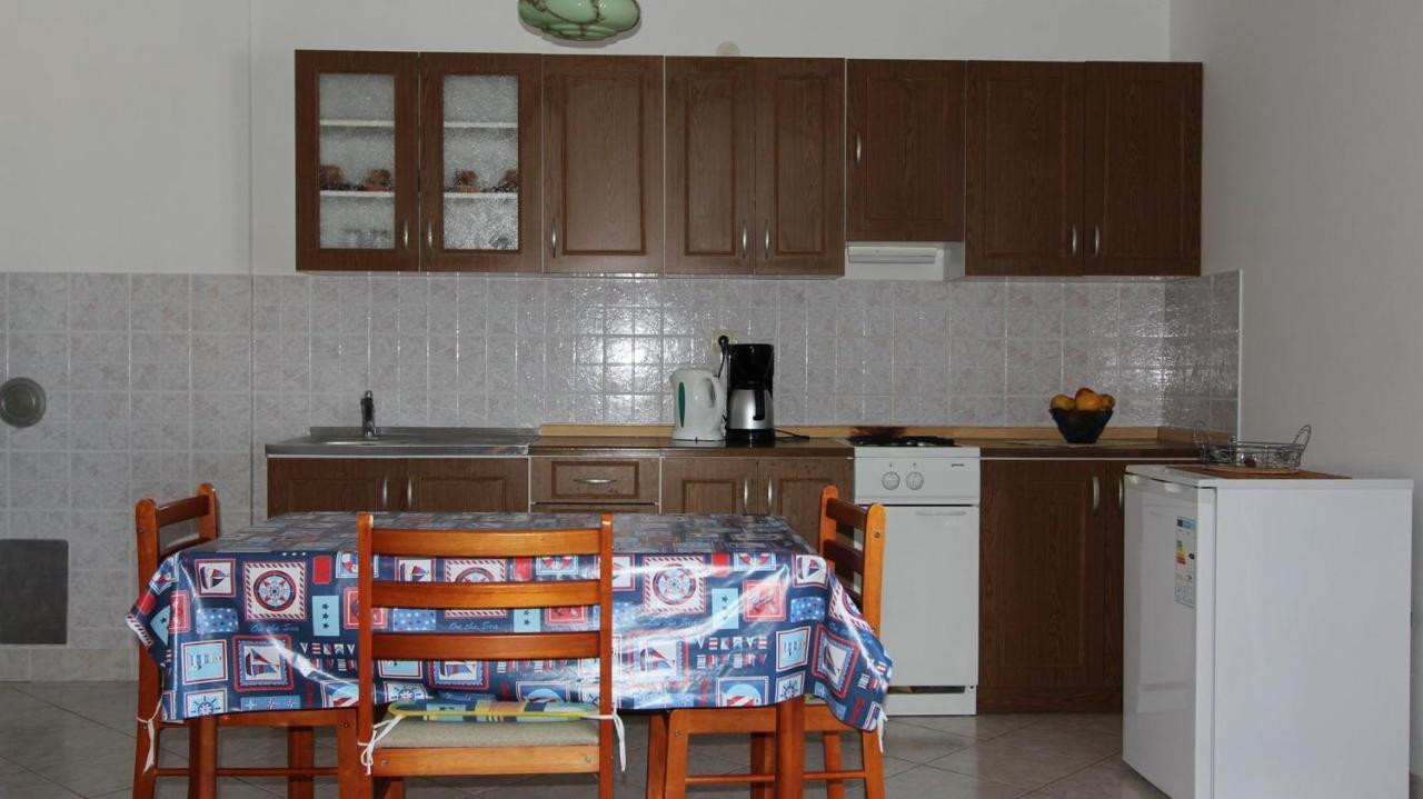 Apartments Ravlic Малинска Екстериор снимка