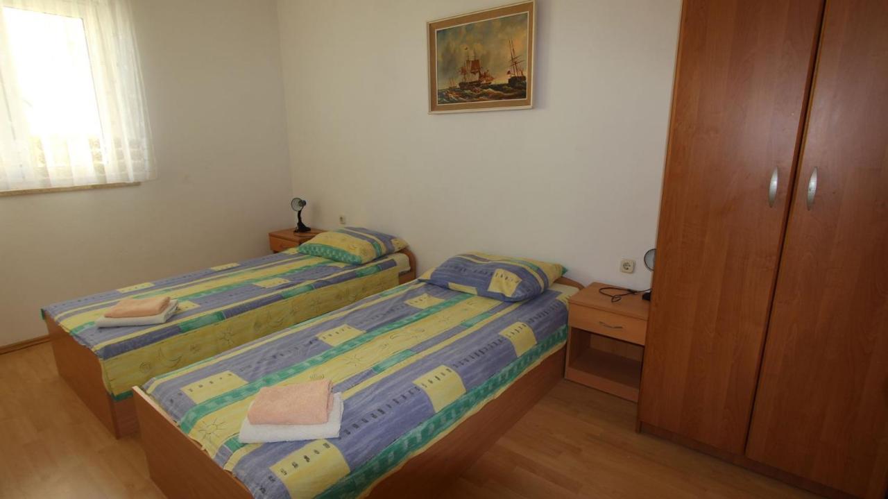 Apartments Ravlic Малинска Екстериор снимка