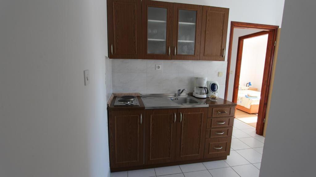 Apartments Ravlic Малинска Екстериор снимка