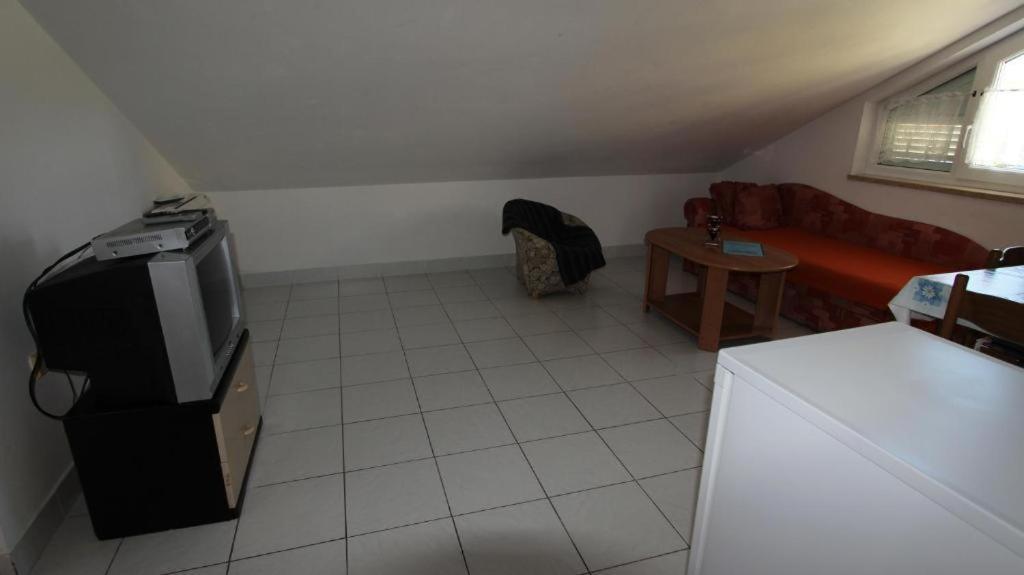 Apartments Ravlic Малинска Екстериор снимка