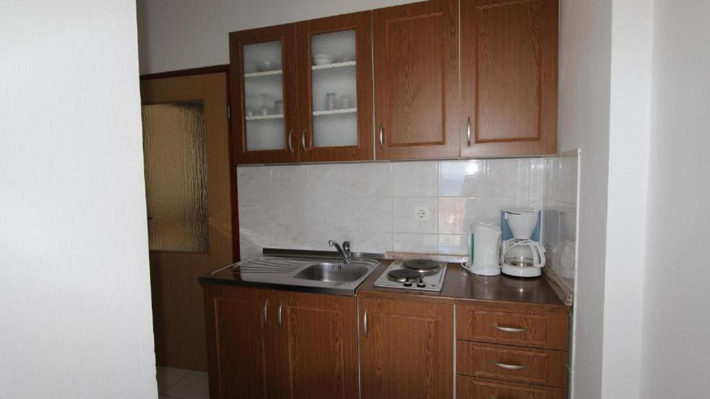 Apartments Ravlic Малинска Екстериор снимка